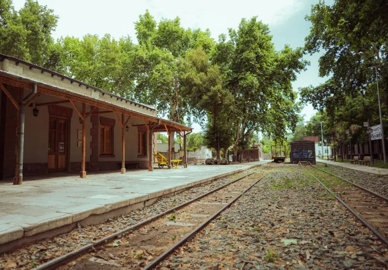 Before McDonald's, There Was Harvey: The Railroad Chain That Invented Fast Food